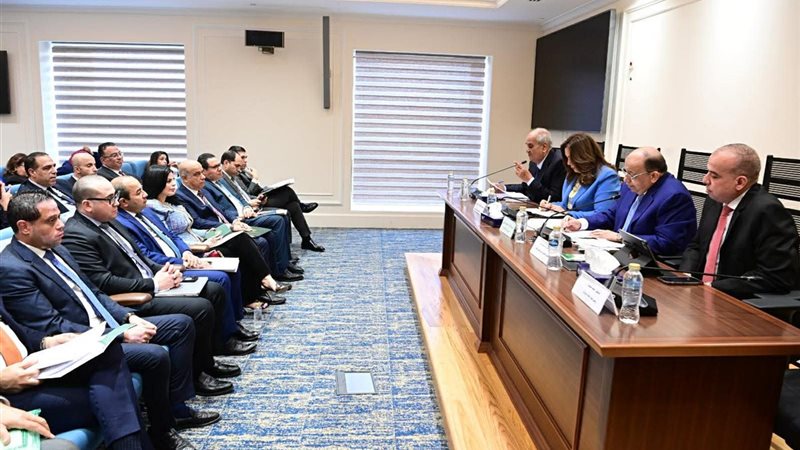 اجتماع لجنة الإدارة