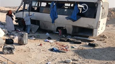 رحلة الجامعة انتهت بكابوس.. إصابة 18 طالبًا في انقلاب أتوبيس في المنيا