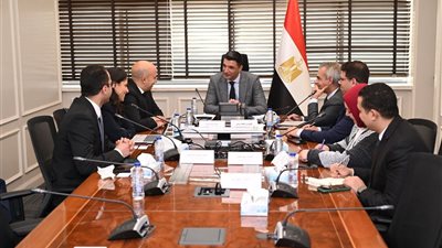 تفاصيل اتفاق وزير الصناعة وشركة لوريال مصر لصناعة مستحضرات تجميل