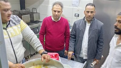 إعدام 350 كجم أغذية فاسدة وتحرير 28 محضرًا للمخالفين بالمنيا 
