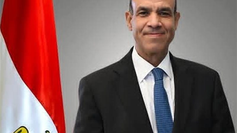 الدكتور بدر عبد العاطي