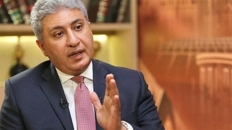 وزير السياحة والآثار،