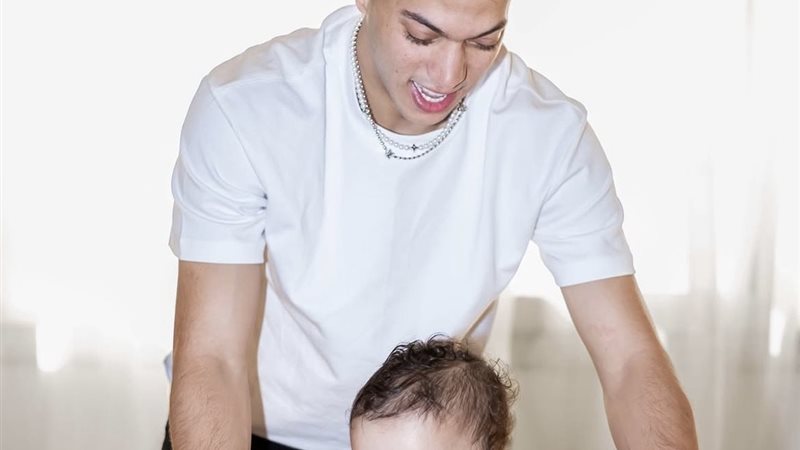 إمام عاشور يحتفل