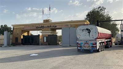 في قلب الأزمة.. مصر تواصل دعم غزة بقافلة ضخمة من المساعدات الحيوية