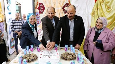 في ذكرى تأسيسها الـ100.. محافظ المنيا يشارك احتفال الثانوية بنات القديمة ويكرم الطالبات