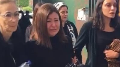 وفاة والد الإعلامية دينا رامز بعد صراع مع المرض