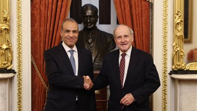 تفاصيل لقاء وزير الخارجية ورئيس لجنة العلاقات الخارجية بمجلس الشيوخ الأمريكي