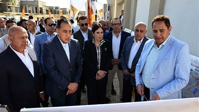رئيس الوزراء يتابع الموقف التنفيذي لمشروع إنشاء 17 تجمعاً تنموياً حضرياً