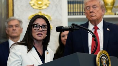 تحقيقات «سوء سلوك».. استقالة لوري تشافيز ديريمر من إدارة دونالد ترامب