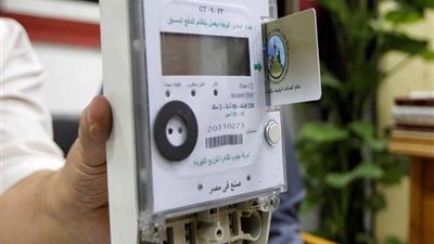 سر الأستيكة في إنقاذ كارت الكهرباء.. حل بسيط لأزمة رفض الشحن