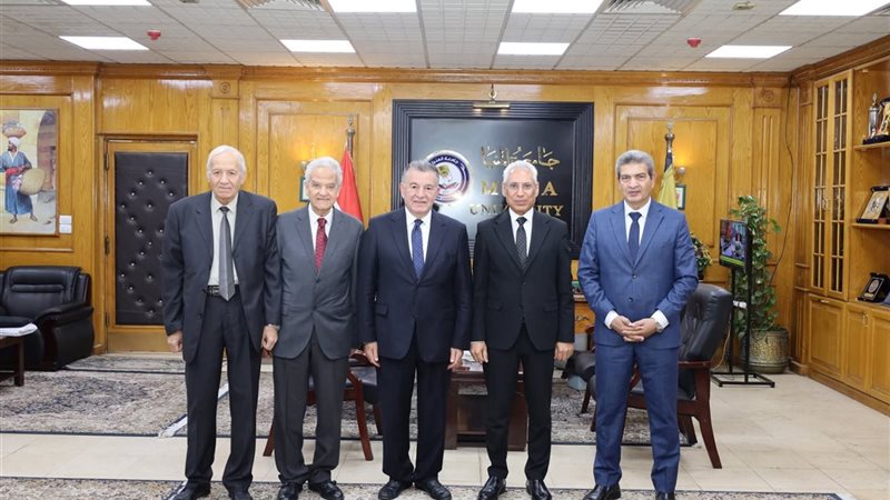 رئيس جامعة المنيا