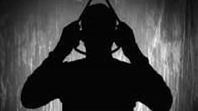 بعد فسخ خطوبته.. نجار مسلح ينهي حياته شنقًا داخل منزله بمنشأة القناطر