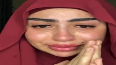 «أنا اعتبرت ابني ميت».. القصة الكاملة لأزمة طليقة مسلم وتهربه من دفع نفقاتها 