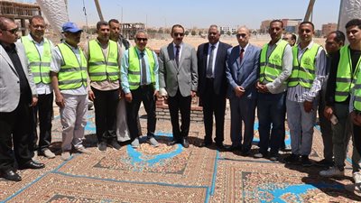 احتفالًا بالعيد القومي للمحافظة.. محافظ سوهاج يضع حجر الأساس للمدرسة المصرية اليابانية 