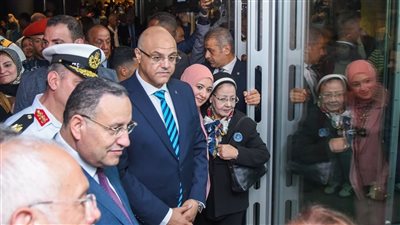 محافظ الإسكندرية ووزير التعليم العالي يتفقدان معرض «عشرون عامًا من الحفائر بحدائق الشلالات»