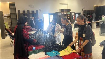 ديارنا يخطف الأنظار في شرم الشيخ.. الحرف التراثية تتألق على هامش سباق الهجن