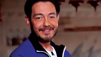 أحمد زاهر يدعم هاني شاكر بعد وعكة صحية: دعوات بالشفاء للفنان الكبير