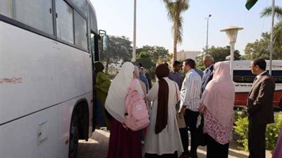 1376 خدمة طبية مجانية لـ1023 مواطنًا في قافلة بالمنيا