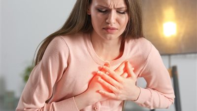 خفقان القلب.. متى يكون طبيعيًا ومتى يستدعي القلق؟