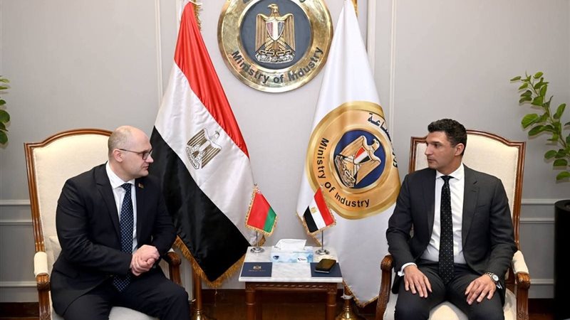 وزير الصناعة