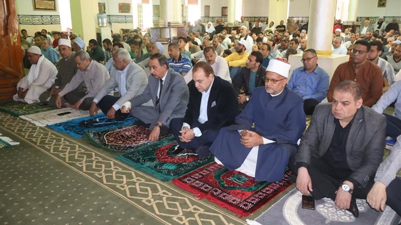 صلاة الجمعة بسوهاج