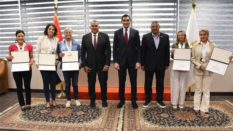 وزير الشباب والرياضة