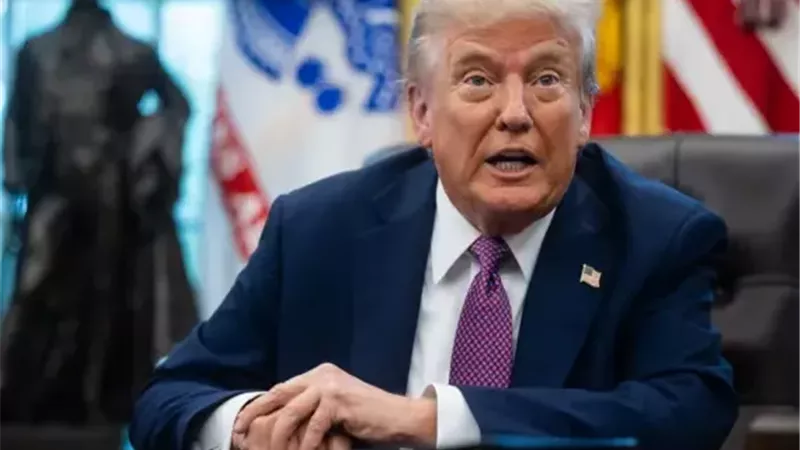 الرئيس الأمريكي دونالد