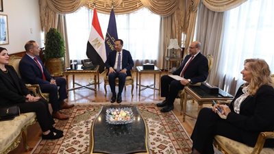 وزير الاتصالات يبحث مع المدير العام لشركة Intel سبل تعزيز التعاون