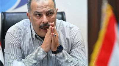 بعد التعامل مع بقعة السولار.. إعادة تشغيل محطة مياه أبو عارف بالسويس  