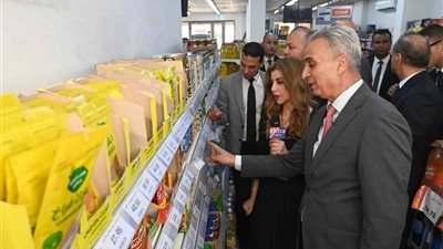 رئيس جهاز حماية المستهلك يقود حملة رقابية مفاجئة على الأسواق بمدينة نصر
