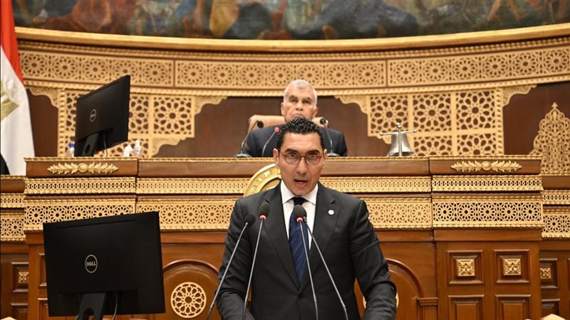 وزير الشباب أمام