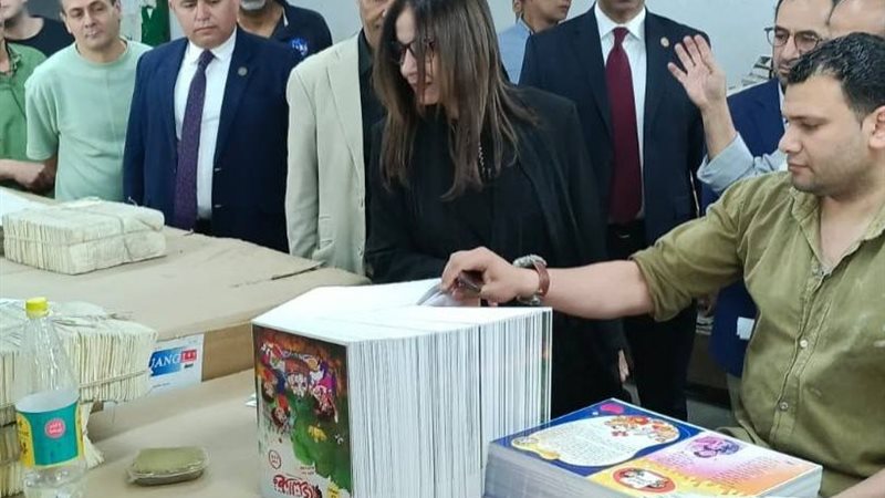 جانب من زيارة الوزيرة