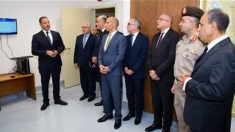 وزير الخارجية 