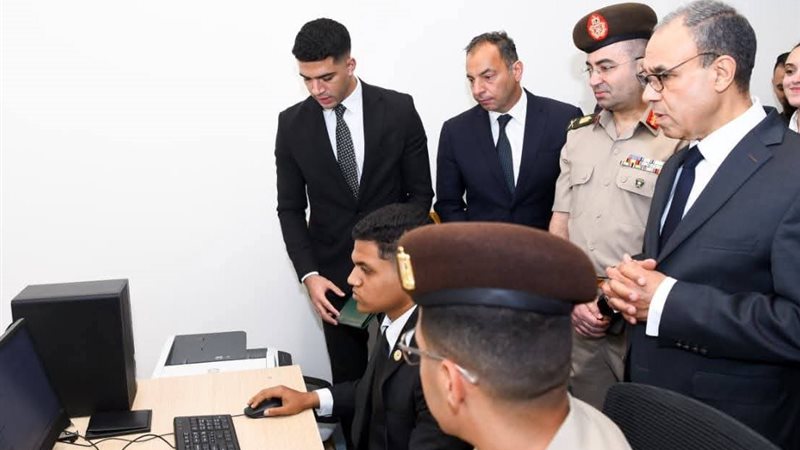 وزير الخارجية يتفقد