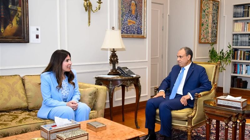 وزير الخارجية ووزير الإسكان 