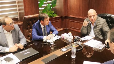 مباحثات بين الكهرباء وشنايدر إليكتريك للتوسع فى مبادرة تحسين كفاءة استخدام الطاقة