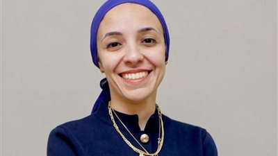 بخبرة 15 عامًا.. عهود وافي تقود ملف رعاية المسنين في مصر