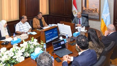 محافظ الإسكندرية يبحث مع الهيئة القومية للأنفاق دراسة امتداد مشروع مترو أبو قير إلي منطقة العجمي 