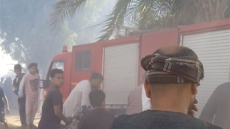 وصول سيارات الإطفاء