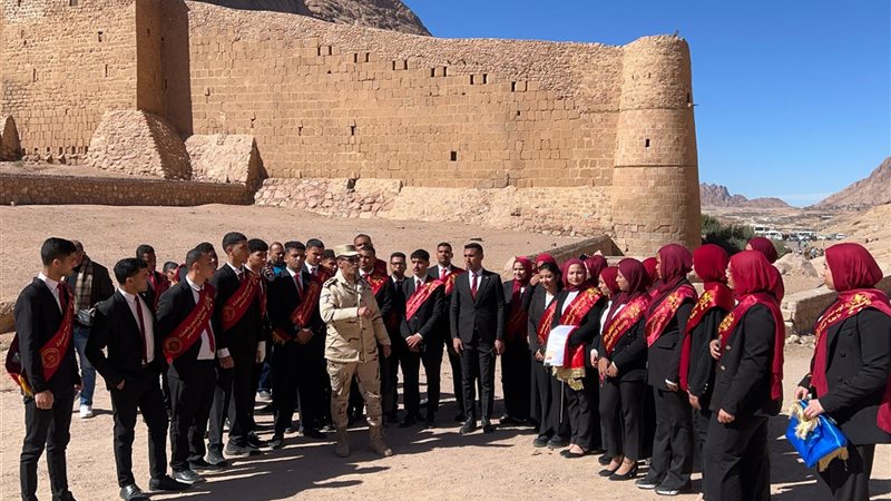 طلاب جامعة قناة السويس