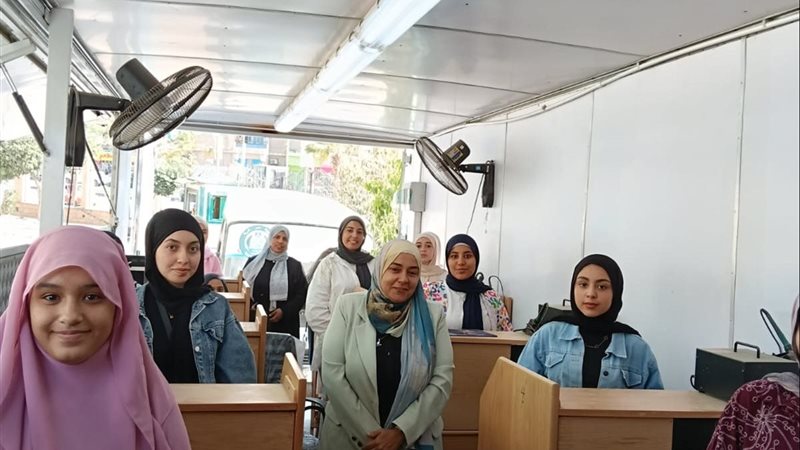 جانب من فاعليات الندوة