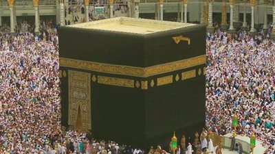تحركات غير مسبوقة لموسم الحج.. مصر للطيران تجهز جسرًا جويًا ضخمًا لنقل 58 ألف حاج 