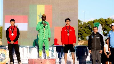 فضية وبرونزية على مستوى إفريقيا.. محافظ أسيوط يحتفي بإنجاز جديد لأبناء المحافظة في المصارعة الشاطئية