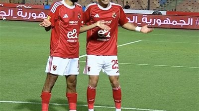 الأهلي يضرب إنبي بثنائية الشحات وزيزو في شوط أول ناري