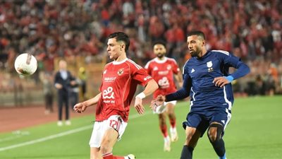 الأهلي يضرب إنبي بثلاثية ويُنعش آماله في صراع القمة