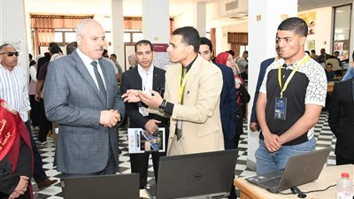 جامعة قناة السويس تستعرض 37 ابتكارًا لطلابها بمعرض الابتكارات 