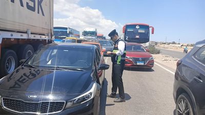 محافظ الدقهلية يتابع حملة للكشف عن تعاطي المواد المخدرة والمخالفات المرورية على طريق جمصة