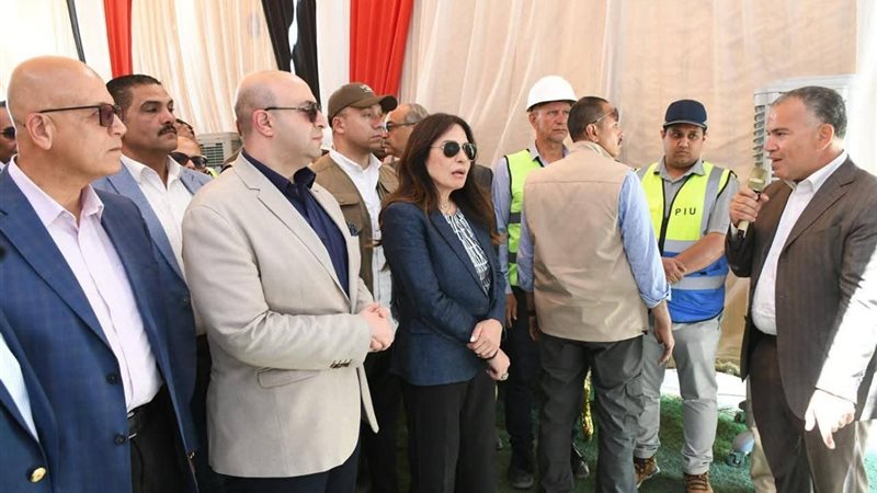 وزير الإسكان 