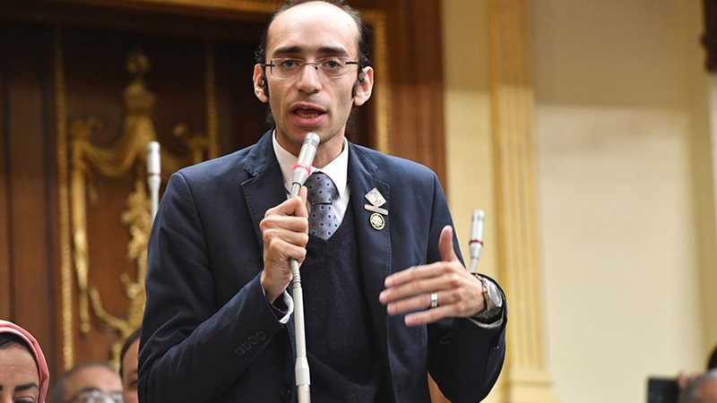 النائب السابق محمد