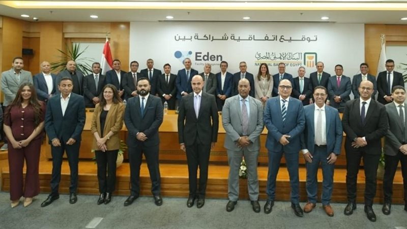 صورة بهامش حفل التوقيع